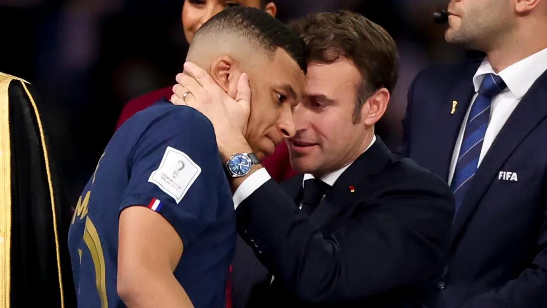 Mbappé fez pouco caso da opinião pública e ironizou declarações do presidente Emmanuel Macron (@brfootball/Twitter)