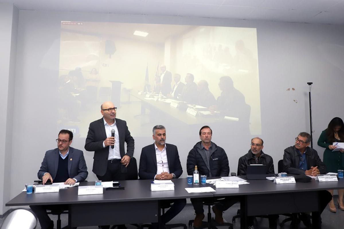 Prefeito de Campinas, Dário Saadi, apresentou durante a reunião proposta de criação do comitê que foi aprovada pelos participantes (Rodrigo Zanotto)