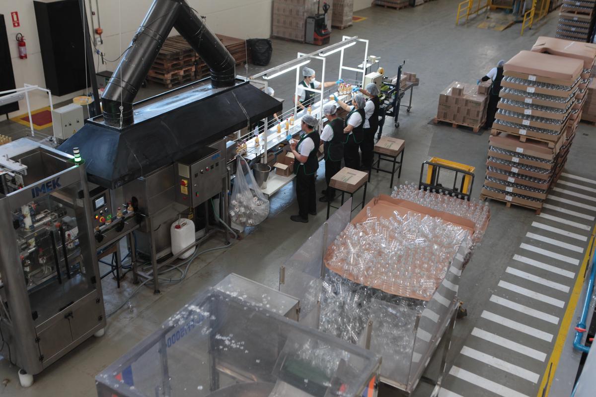 Fábrica de vinagre orgânico instalada em Indaiatuba: apostando no aquecimento da economia, empresa está investindo na compra de equipamentos e na ampliação da planta física para dobrar sua capacidade de produção (Rodrigo Zanotto)