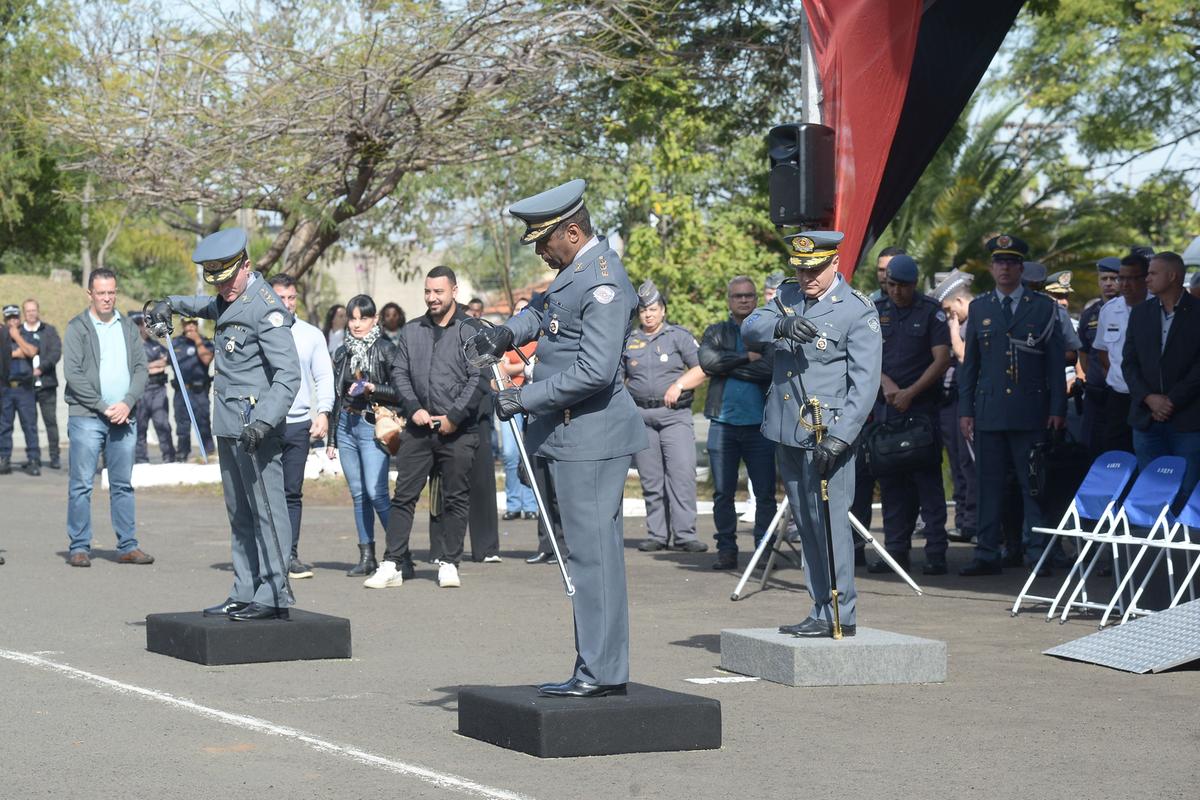 Cerimônia oficial de transmissão do cargo de comandante do Comando de Policiamento do Interior-2 (Alessandro Torres)