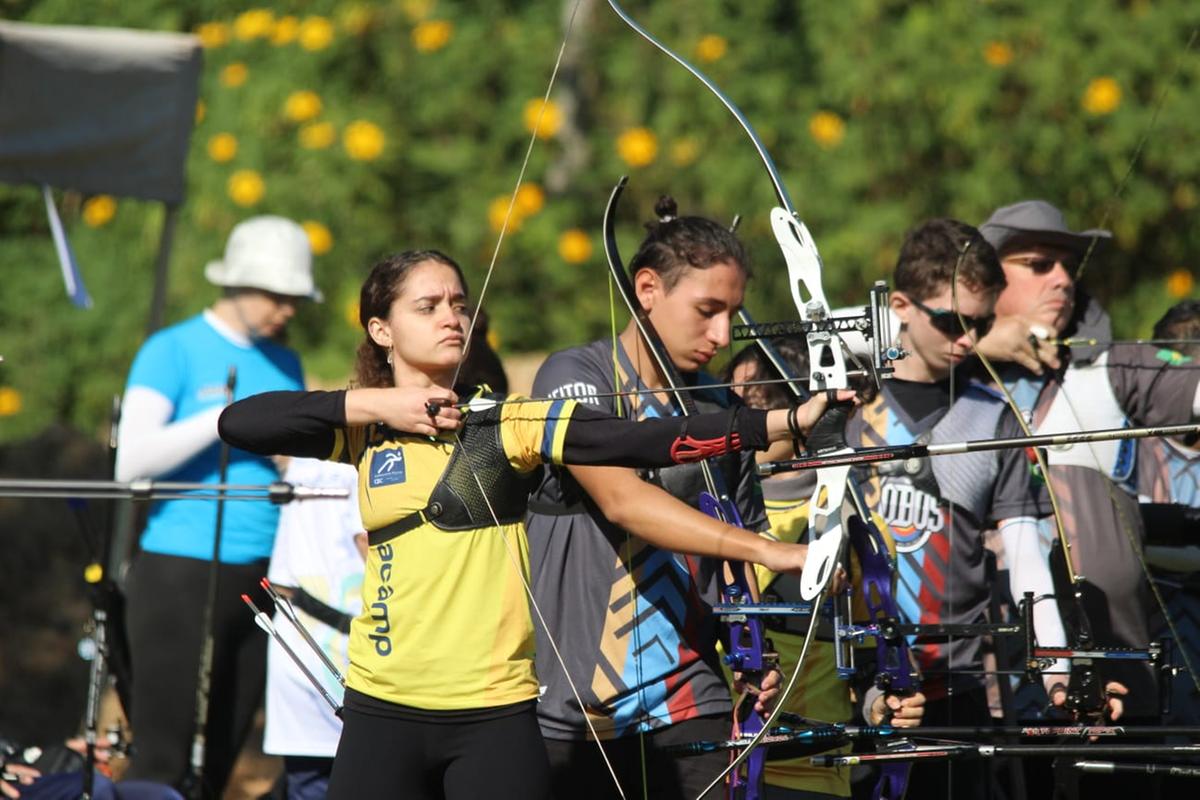 Atleta do Culto à Ciência, Rebeca começou a praticar tiro com arco no ano passado e já representará o estado de São Paulo nos Jogos da Juventude em setembro (Divulgação)