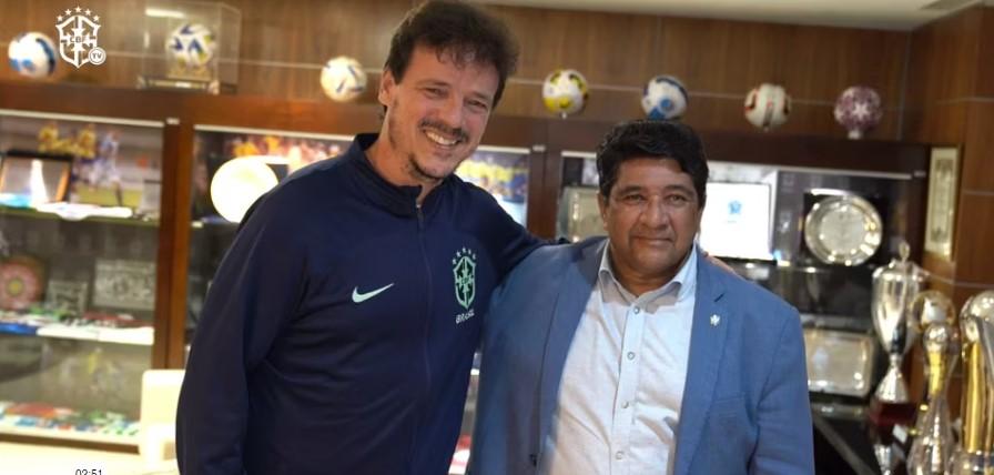 Fernando Diniz ao lado do presidente da CBF, Ednaldo Rodrigues (Reprodução/ CBF)