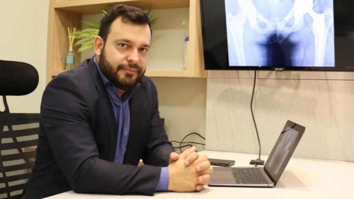 Médico Diógenes Machado recomenda exames periódicos para quem deseja jogar futebol após os 50 anos (Divulgação)