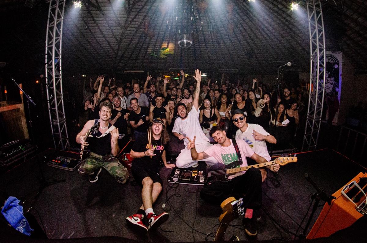 A banda Hoze em apresentação que levantou o público roqueiro: foco em conquistar fãs não só em Campinas (Jonny Ribeiro)