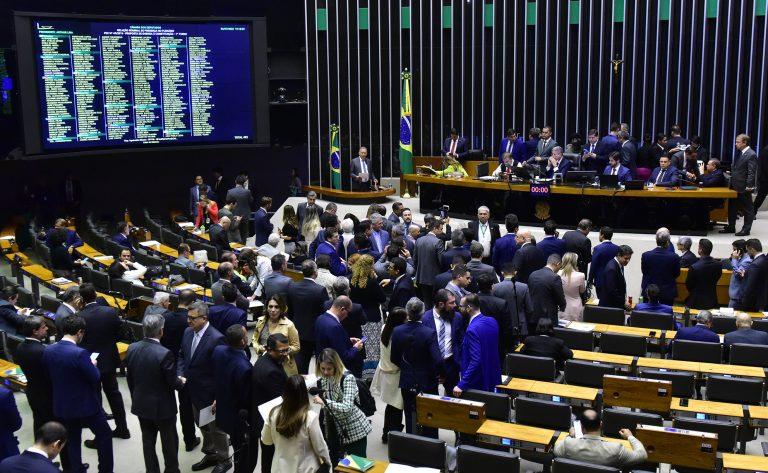 Deputados na sessão do Plenário (Zeca Ribeiro/Câmara dos Deputados)