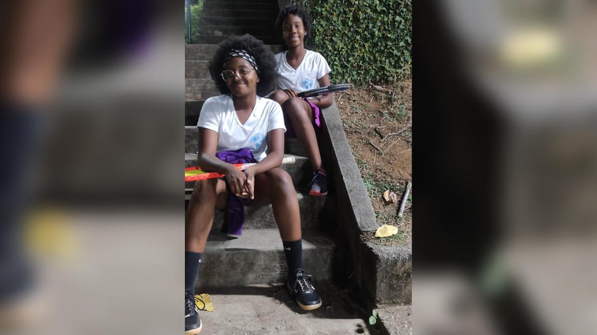 Paixão pelo tênis move as adolescentes (Arquivo da família)