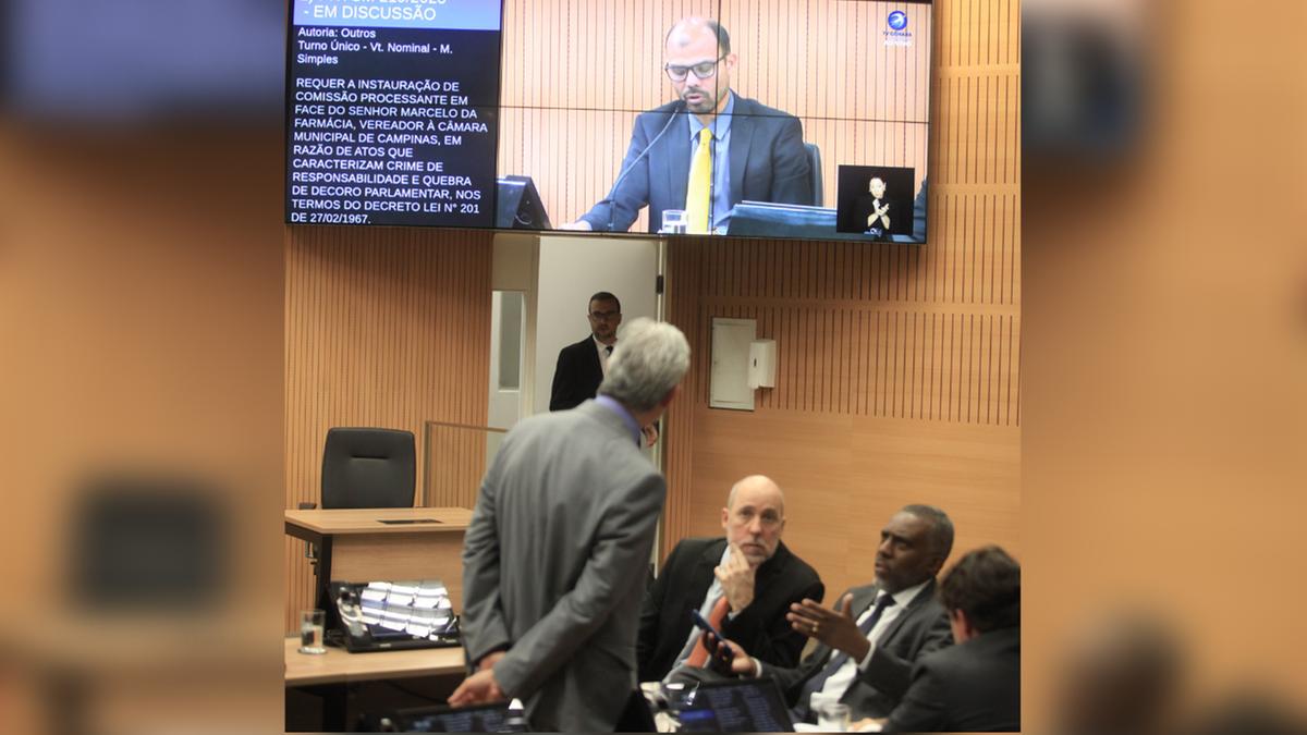 Paulo Gaspar e Major Jaime (no canto direito e inferior da foto) foram os únicos que votaram favoravelmente ao pedido de abertura de CP (Kamá Ribeiro)