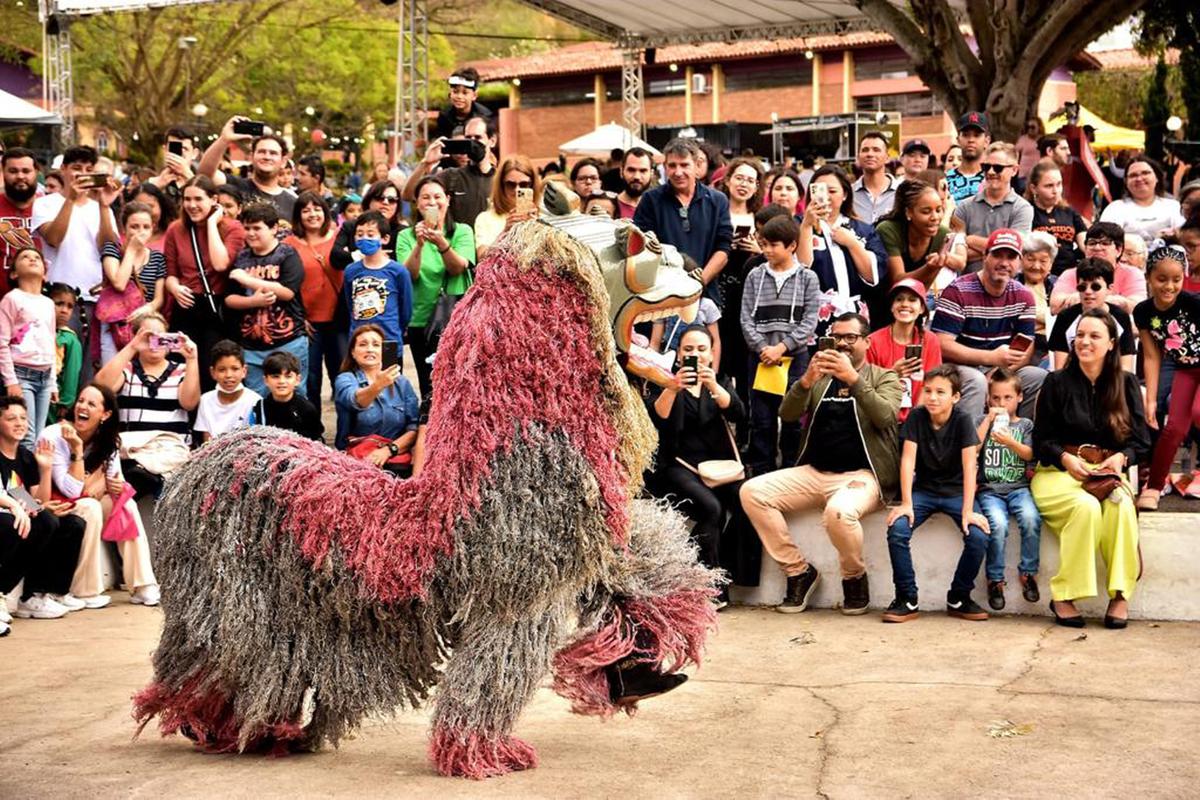 A 10ª edição do evento promete empolgar o público com shows, danças tradicionais e diversas outras apresentações culturais (Divulgação)