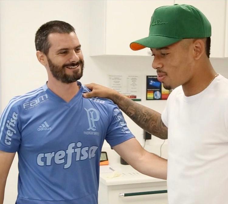 Com Gabriel Jesus nos tempos de Palmeiras (Arquivo pessoal)