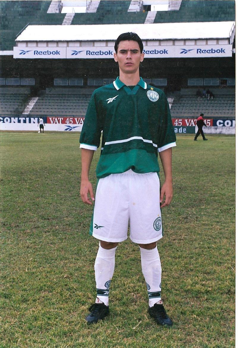 Com a camisa do Bugre, campeão paulista sub-17 em 1999 (Arquivo pessoal)
