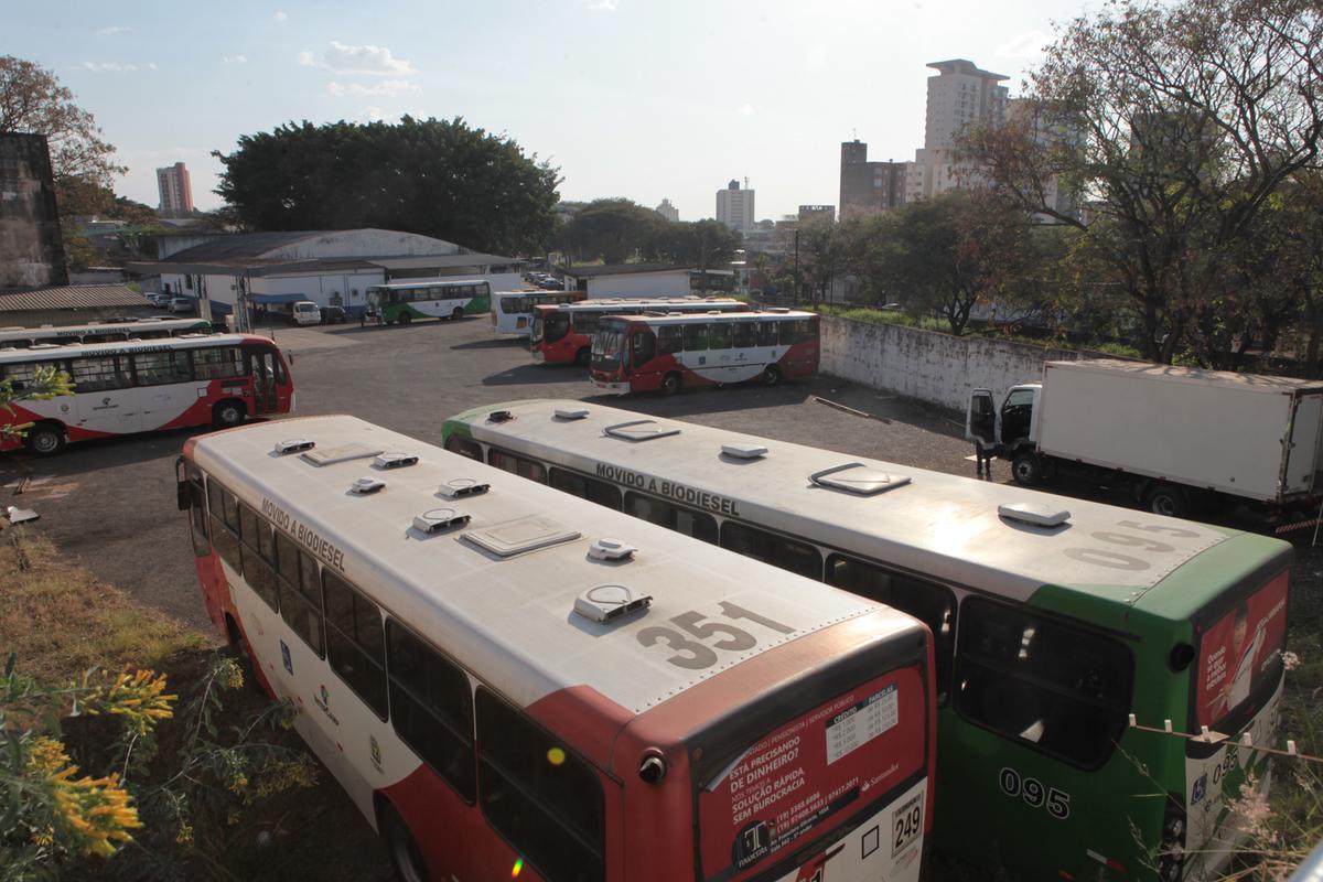 Garagem da Altercamp, localizada no bairro Ponte Preta: alvo de mandados de busca e apreensão (Rodrigo Zanotto)