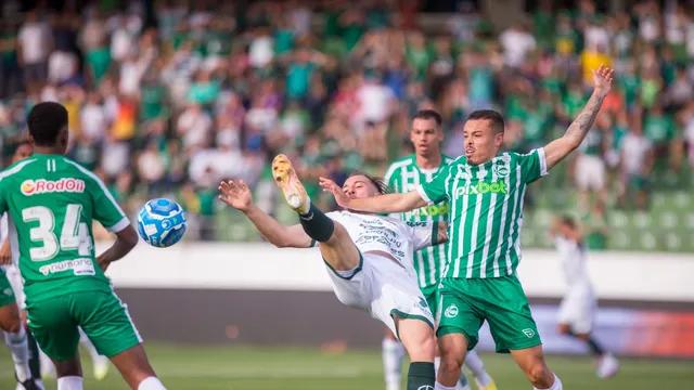Lance da partida entre Guarani e Juventude (Thomaz Marostegan/Guarani FC)