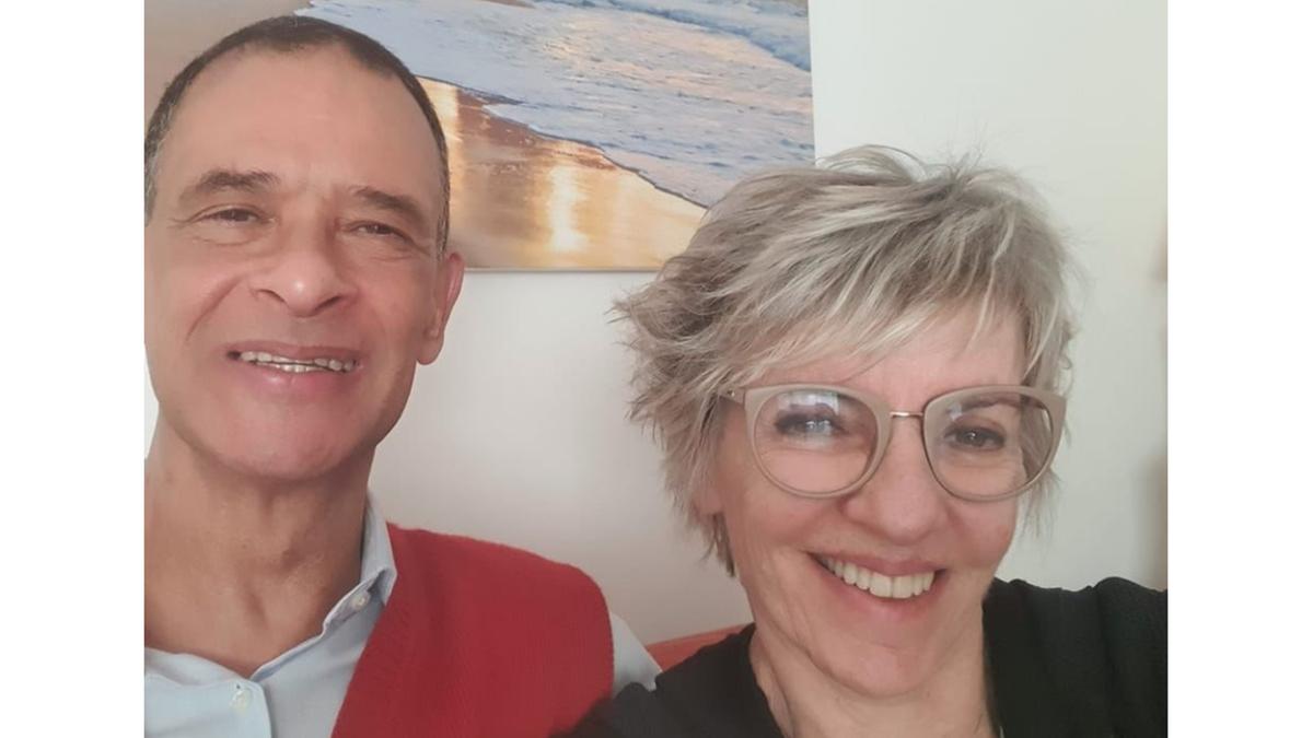 Edson Magalhães ao lado da esposa, a infectologista Rachel Stuchi: o ex-zagueiro presencia fatos históricos em qualquer área (Arquivo Pessoal)