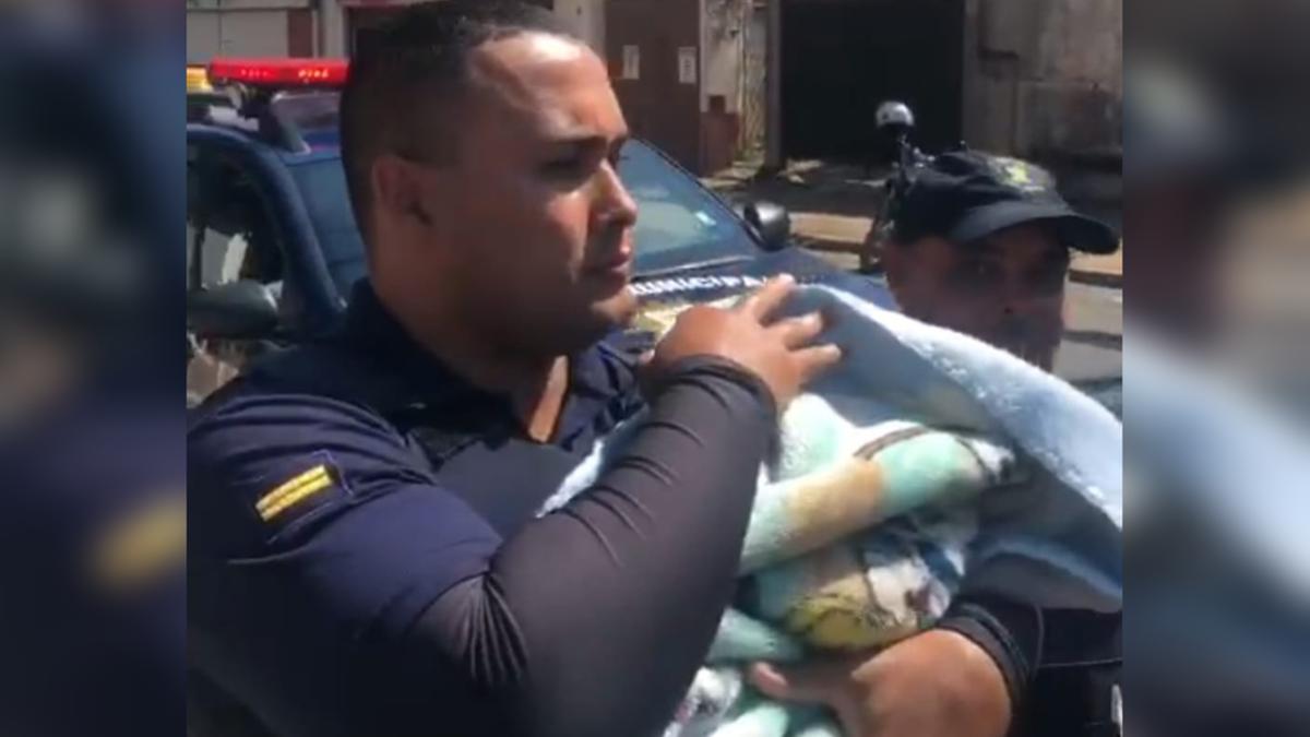 Bebê tem cerca de 10 dias de vida, diz a GM (Reprodução/Guarda Municipal)