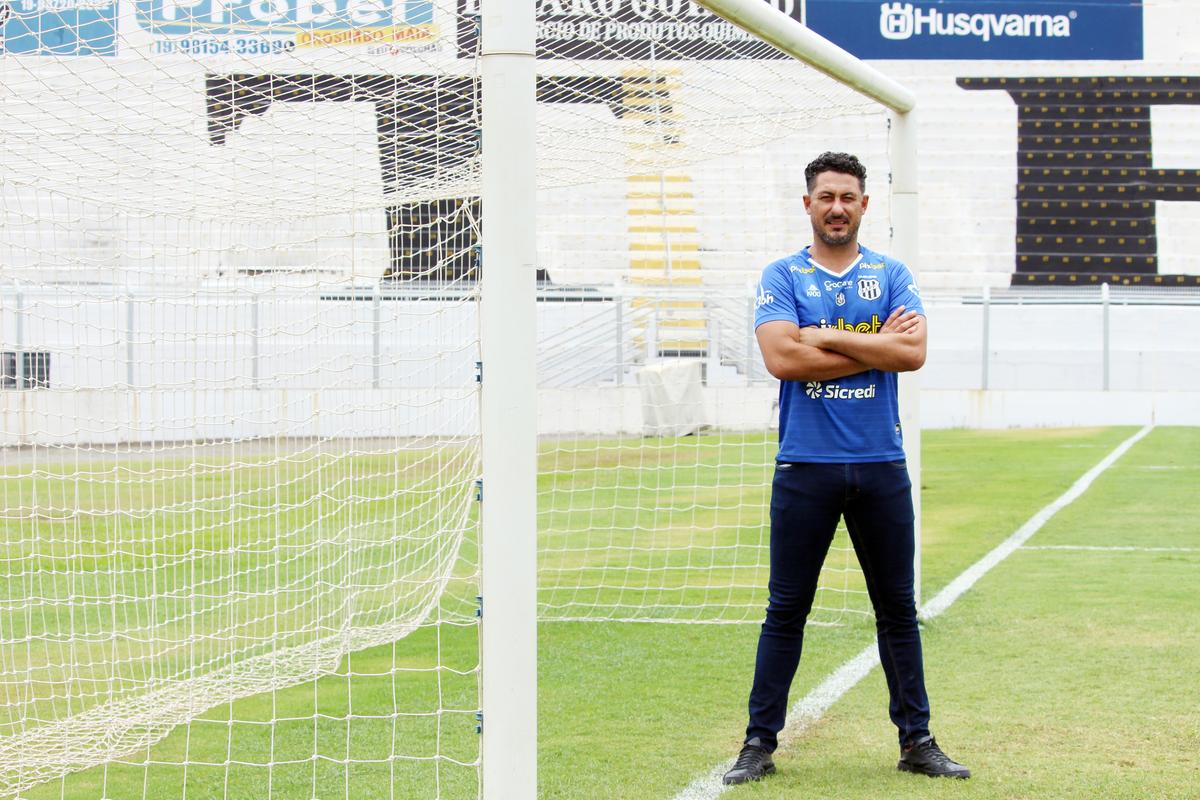 Em quase 17 anos de carreira, Lauro viveu o sufoco de lutar contra o rebaixamento na Ponte Preta e viveu as glórias dos anos de ouro do Internacional (RS), quando foi campeão da Libertadores e da Copa Sul-Americana (Divulgação)