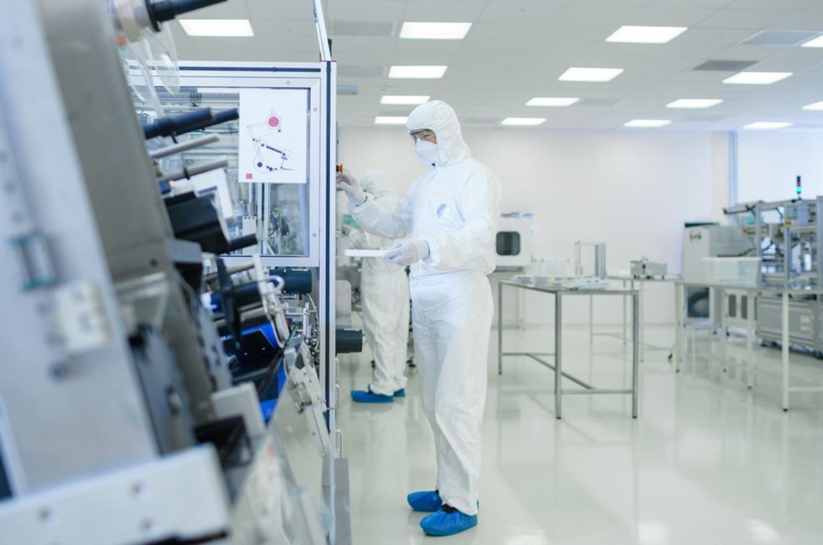 Uma indústria de medicamentos anunciou investimentos de R$ 120 milhões até 2024 em, entre outras coisas, tecnologia digital; inteligência artificial vai ajudar a melhorar o controle da qualidade e o nível de produtividade (Divulgação)