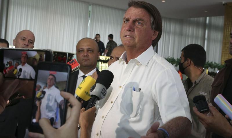 O governador de Goi..s, Ronaldo Caiado e o presidente da Rep..blica, Jair Bolsonaro falam .. imprensa no Pal..cio da Alvorada
     ( Antonio Cruz/Ag..ncia Brasil)