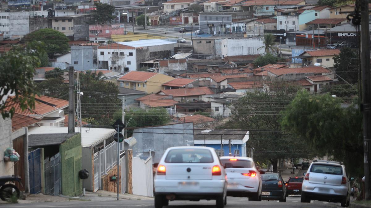 Regularização permite que proprietários obtenham o Certificado de Conclusão de Obra (CCO), documento exigido para registro de imóveis; nos sete primeiros meses de 2023, a Secretaria Municipal de Urbanismo contabilizou 699 regularizações (Kamá Ribeiro)