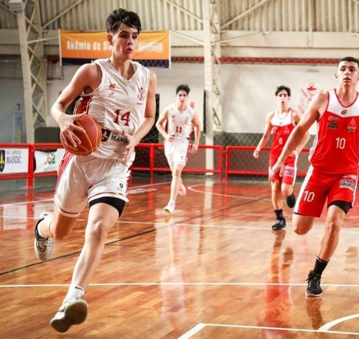 Boa estatura é um dos pontos fortes da equipe campineira (Divulgação)