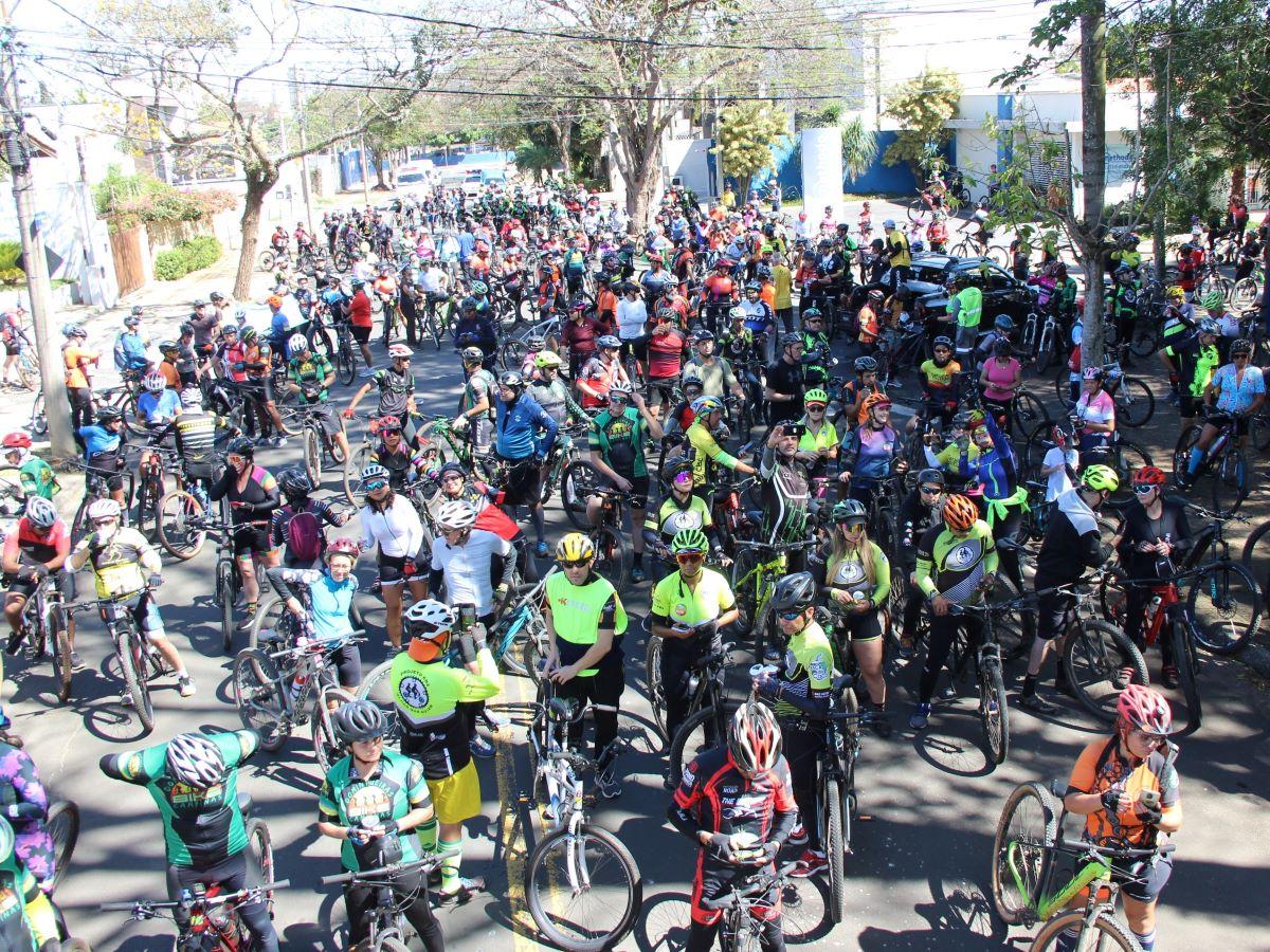 Ciclistas se mobilizaram no Parque Ecológico neste domingo com a realização de dois eventos (Divulgação)