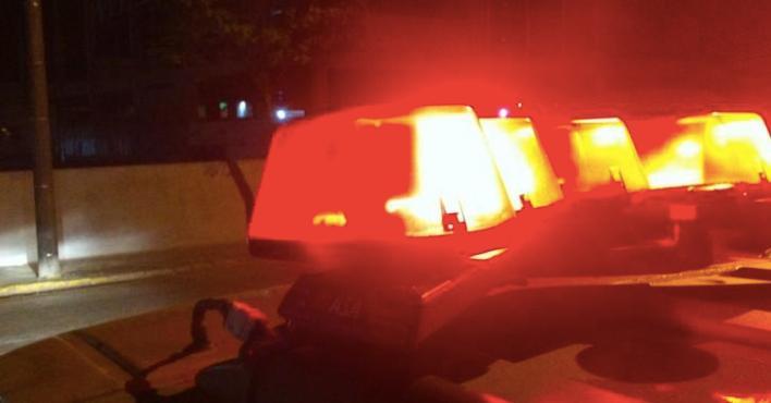 Dupla morre ao bater em árvore enquanto fugia da polícia em Campinas (Divulgação)