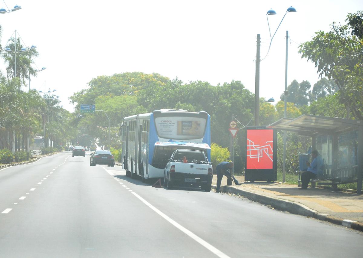 Gustavo Petta (PCdoB) lembrou que nova licitação é importante, pois exige melhorias na qualidade do transporte público, como veículos menos poluentes; vereador também estranhou a ausência de propostas e conclamou Prefeitura a reagir e enfrentar a situação desconfortável (Alessandro Torres)