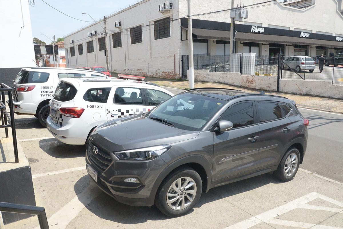 Hyundai Tucson recuperado pelos policiais militares em perseguição a ladrões no Centro de Campinas (Alessandro Torres)