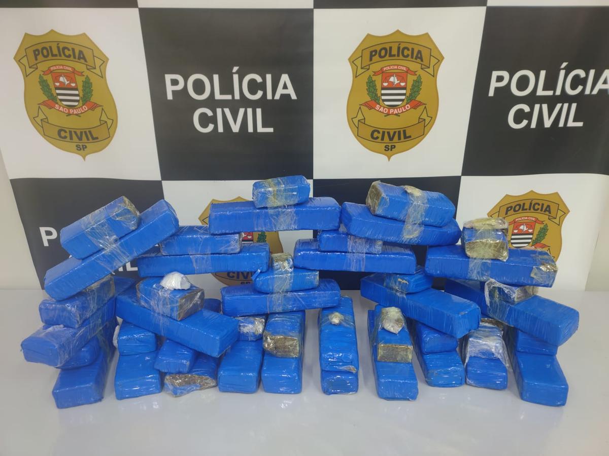 A polícia apreendeu 21 kg de maconha (Divulgação)