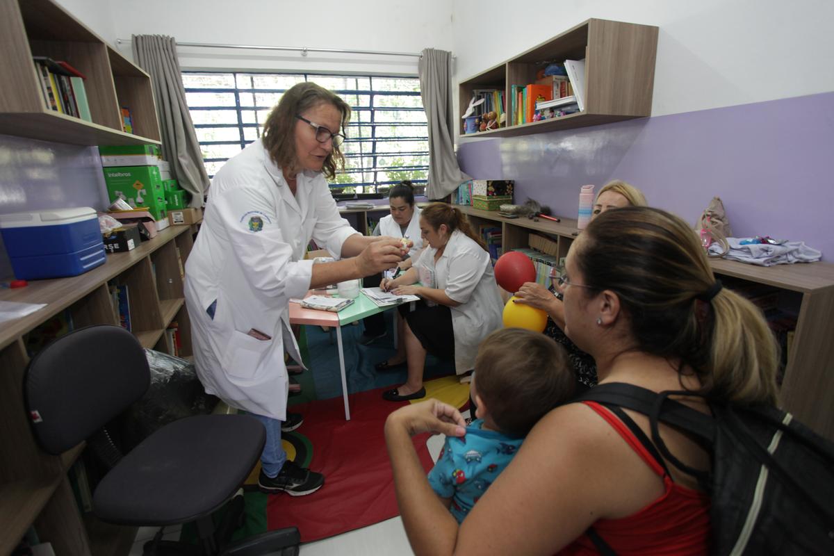 Prefeitura divulgou programação da campanha; ontem, a equipe do Centro de Saúde do Jd. Aurélia vacinou crianças no CEI Bety Pierro (Rodrigo Zanotto)