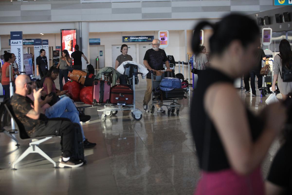 No Aeroporto Internacional de Viracopos, são esperados 247 mil passageiros no período de quarta até segunda-feira, com 1.751 pousos e decolagens programadas (Kamá Ribeiro)