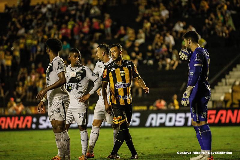 Ponte_Preta - 49 minutos Fim de jogo. A Macaca perdeu pelo placar