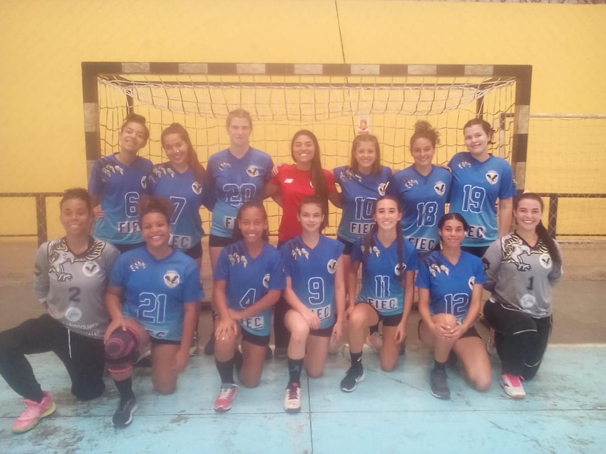 Uma das equipes da Associação Campineira de Handebol, que tem 25 anos de história (Divulgação)