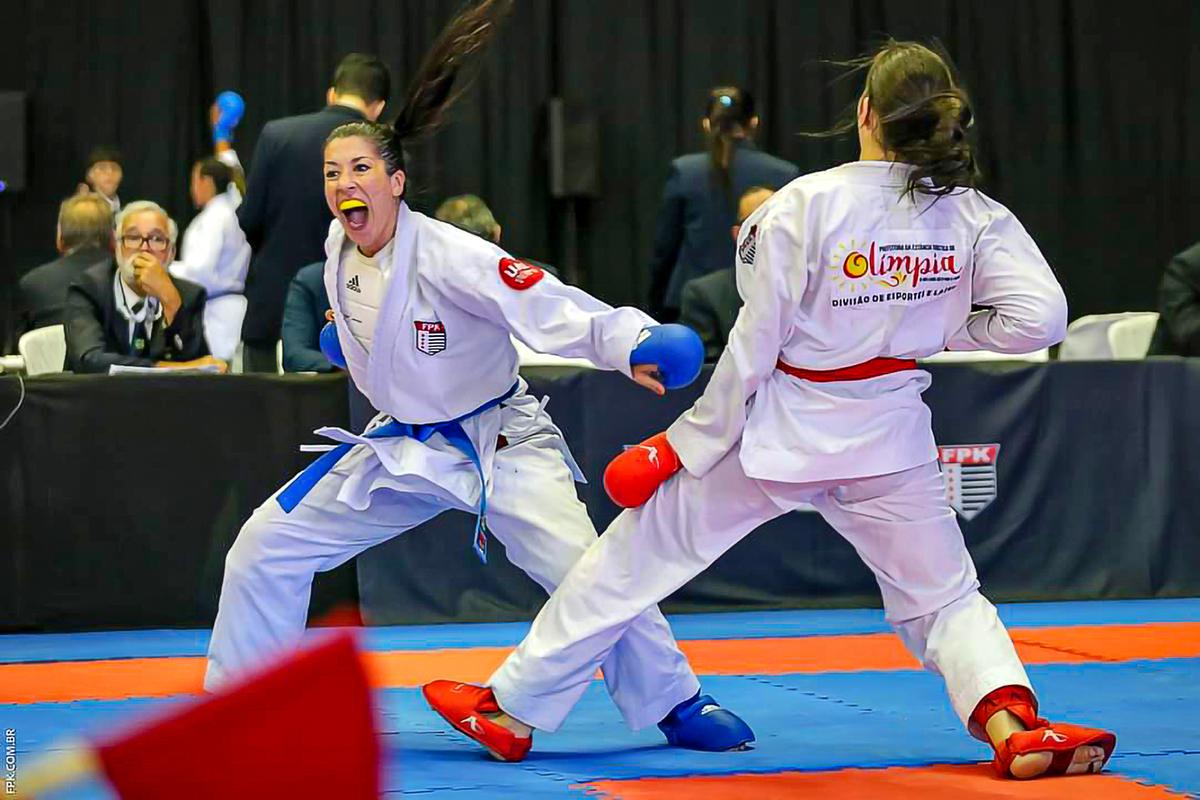 Mariana Dorigatti durante competição (Divulgação)