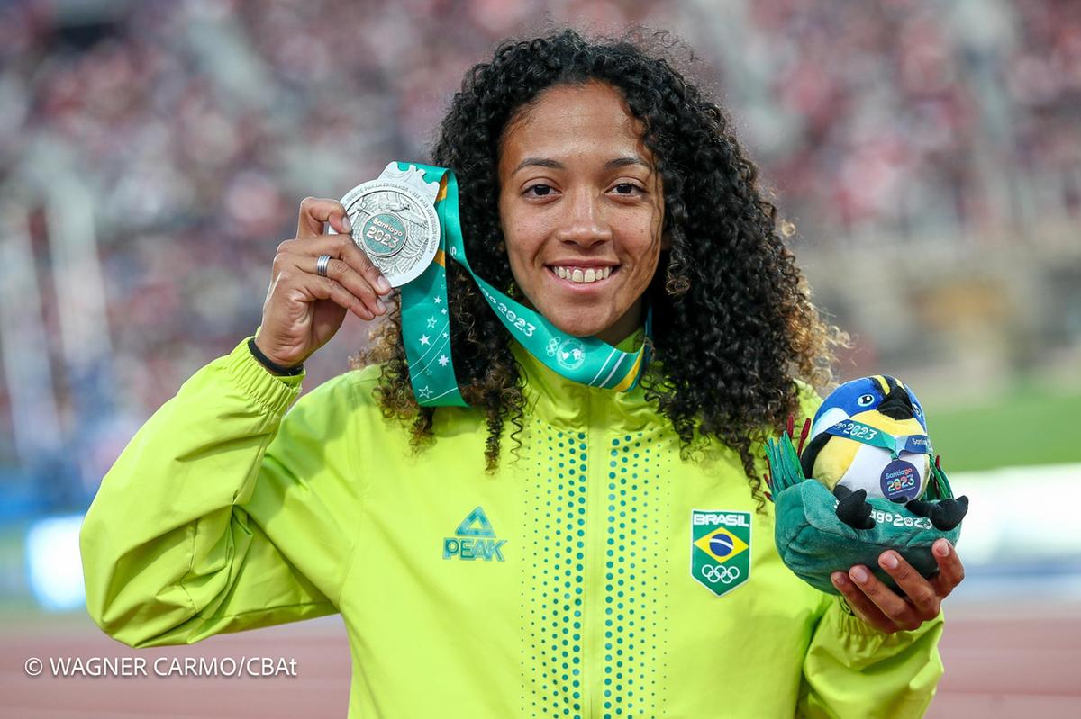 Marlene dos Santos, de 24 anos, foi prata na prova dos 400 metros com barreiras, no Chile (Wagner Carmo/CBAt)