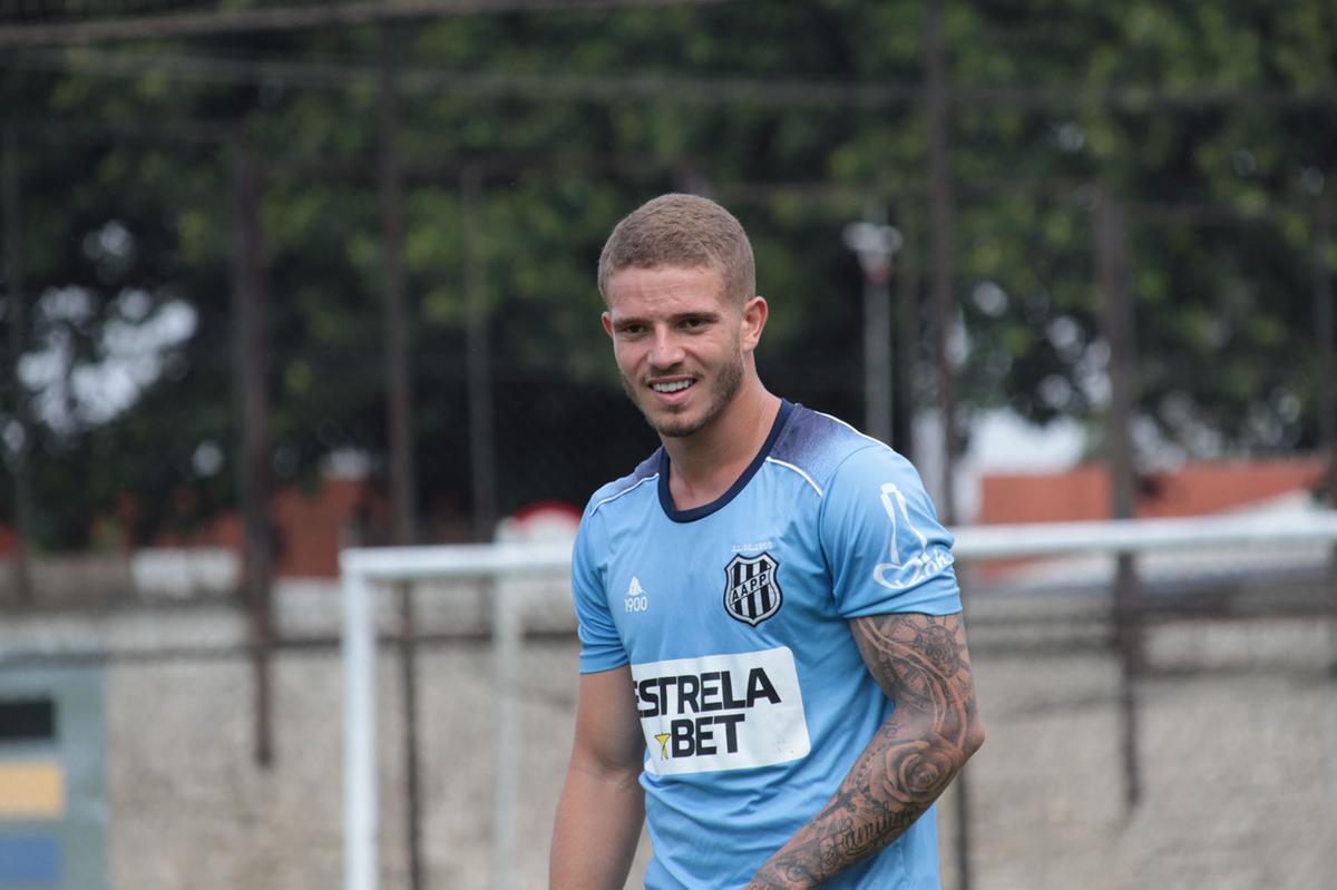 Volante Léo Naldi pode acabar sendo improvisado na lateral-direita (Diego Almeida-Pontepres)