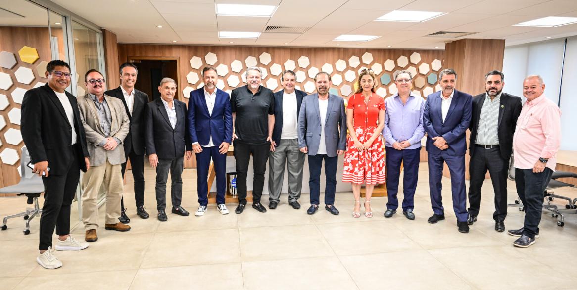 Representantes do Guarani, da Ponte Preta, do Botafogo-SP, do Corinthians, do Ituano, do Mirassol, do Novorizontino, do Palmeiras, do Red Bul Bragantino, do Santos e do São Paulo reunidos na sede Federação Paulista de Futebol (RODRIGO CORSI/AGÊNCIA PAULISTÃO)