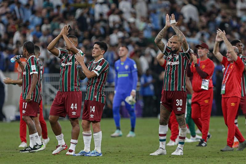Jogadores do Fluminense agradecem a presença dos torcedores (LUCAS MERÇON /FLUMINENSE FC)
