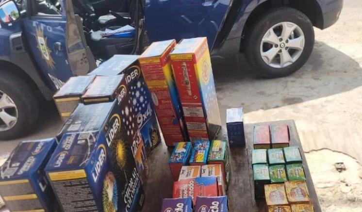Caixas com rojões, fogos de artifício e bombinhas apreendidas pela Guarda Municipal de Campinas (Divulgação/ GM)