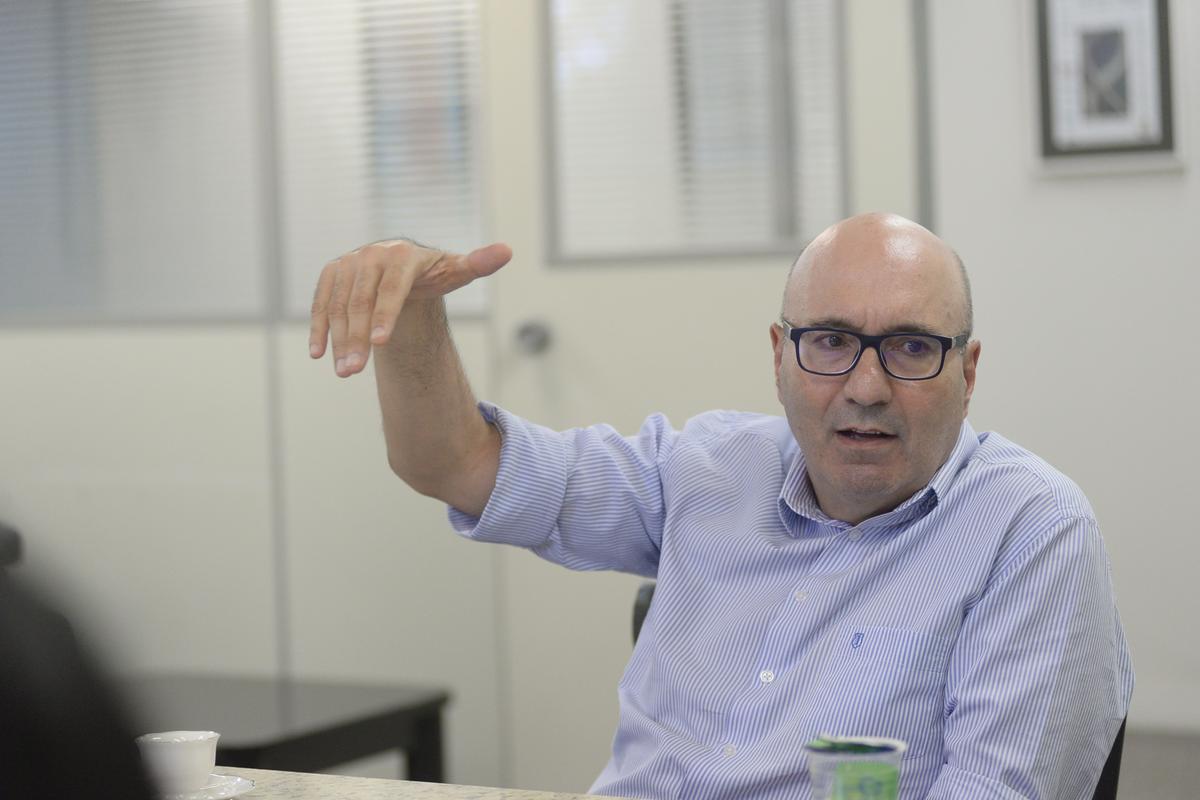 O prefeito Dário Saadi esteve na sede do Correio Popular, a convite de Ítalo Hamilton Barioni, onde fez um balanço das obras concluídas e em andamento (Alessandro Torres)