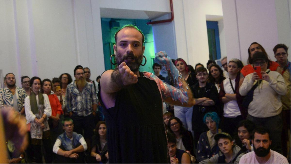 O evento apresenta um cronograma diversificado, englobando atividades como desfile de moda, mostras artísticas, rodas de conversa, aula de dança, entre outras expressões culturais (Alessandro Torres)