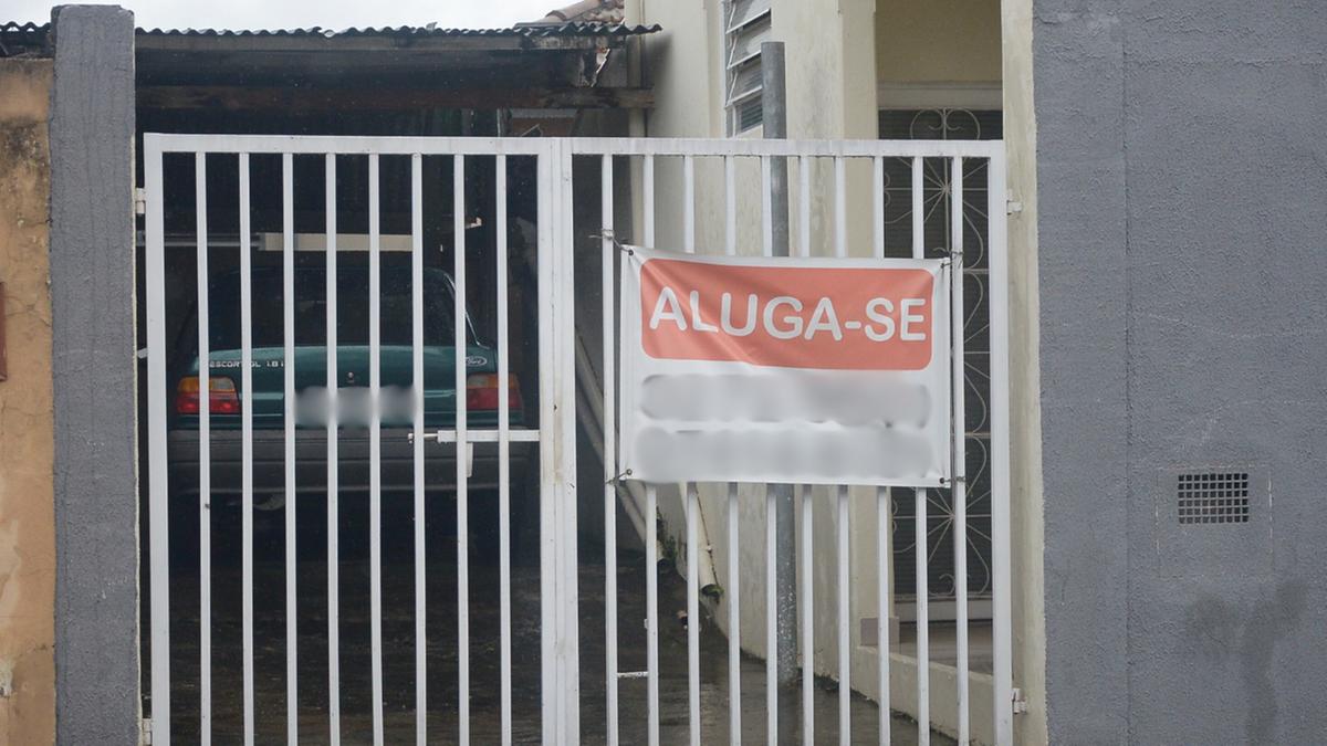 Proprietário anuncia casa para alugar no bairro Cidade Jardim, em Campinas: ações de despejo por falta de pagamento cresceram 18,9% na cidade no ano passado (Alessandro Torres)
