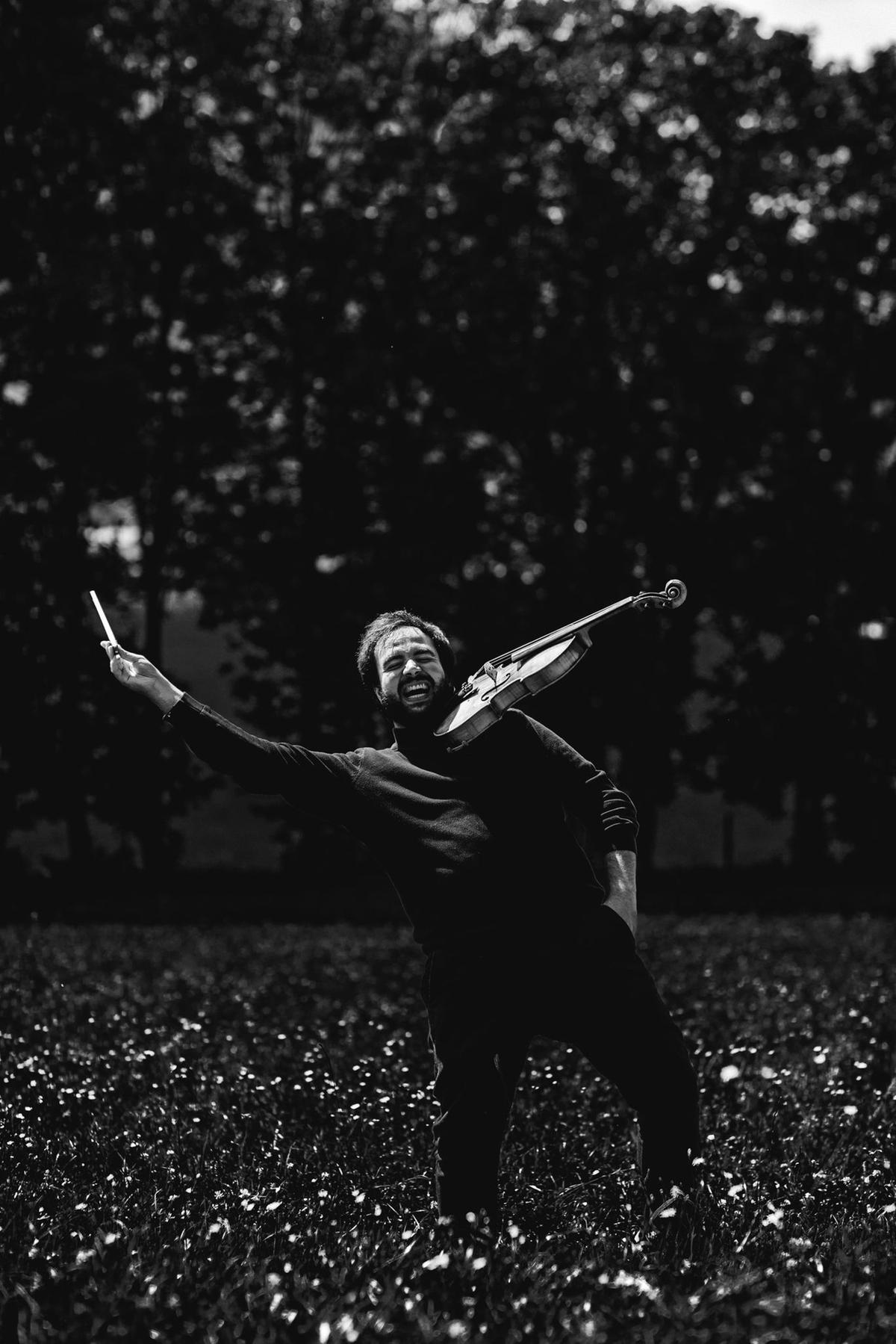 O violinista Gabriel compartilha sua música e seu conhecimento (Divulgação)