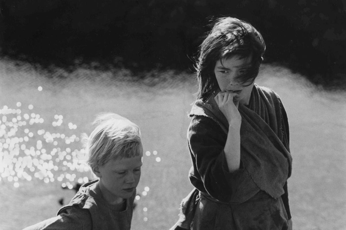 Filme “Quando éramos Bruxas” apresenta a história de duas irmãs que fogem da Islândia medieval após a mãe ser morta acusada de bruxaria (Divulgação)