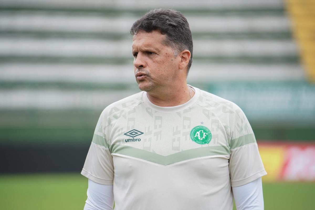 Claudinei Oliveira é o novo treinador do Guarani (Tiago Meneghini/ACF)