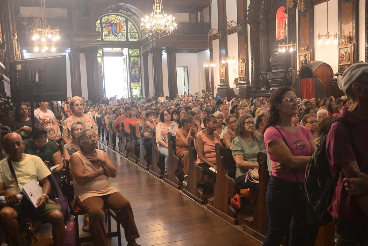 Fiéis lotaram a Catedral para a missa de lançamento da Campanha da Fraternidade (Alessandro Torres)