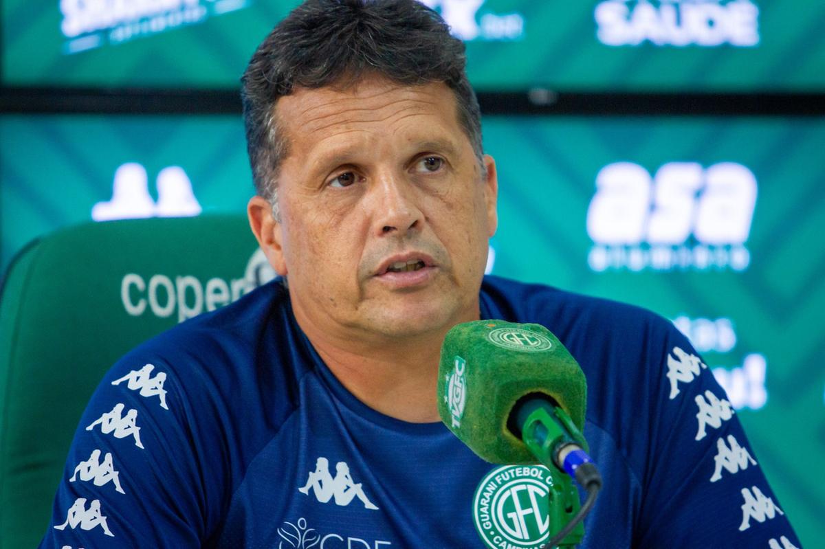 O técnico Claudinei Oliveira foi apresentado na quarta-feira (Raphael Silvestre/Guarani FC)