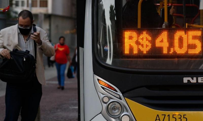  Rio de Janeiro - ..nibus do sistema p..blico de transportes, no Centro do Rio. (Fernando Fraz..o/Ag..ncia Brasil)
     ( Fernando Fraz..o/Ag..ncia Brasil)