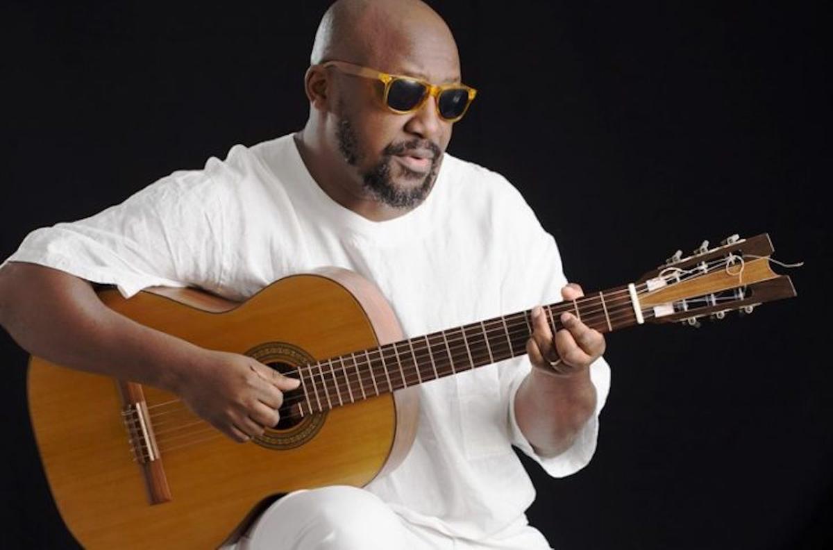 Renato Gama fará o show "AfrôGira – A Gira dos Quintais das Pequenas Áfricas", com repertório composto por sambas e ijexás (Osmar Moura)