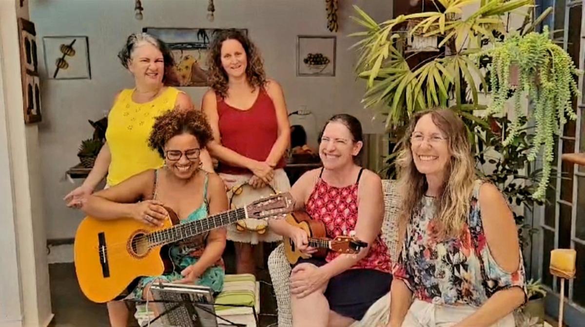 O grupo Quintetas apresentará nesta sexta-feira, Dia das Mulheres, um repertório que celebra as divas do samba feminino, como Clara Nunes, Jovelina Pérola Negra, Dona Ivone Lara, entre muitas outras (Divulgação)