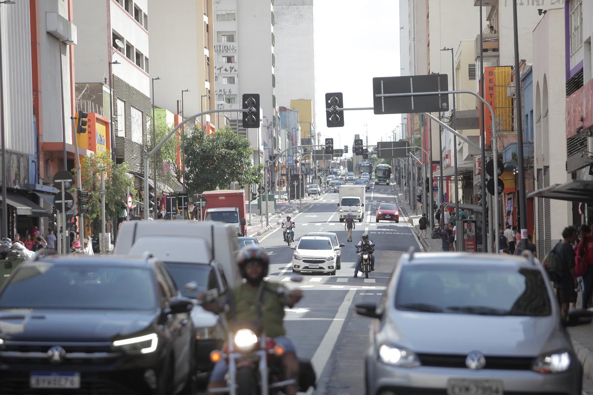 Segundo a Prefeitura, a próxima etapa contemplará a implantação do projeto paisagístico e renovação da "Estação Expedicionários": via recebeu, entre outras melhorias, nova pavimentação e ciclovia (Kamá Ribeiro)